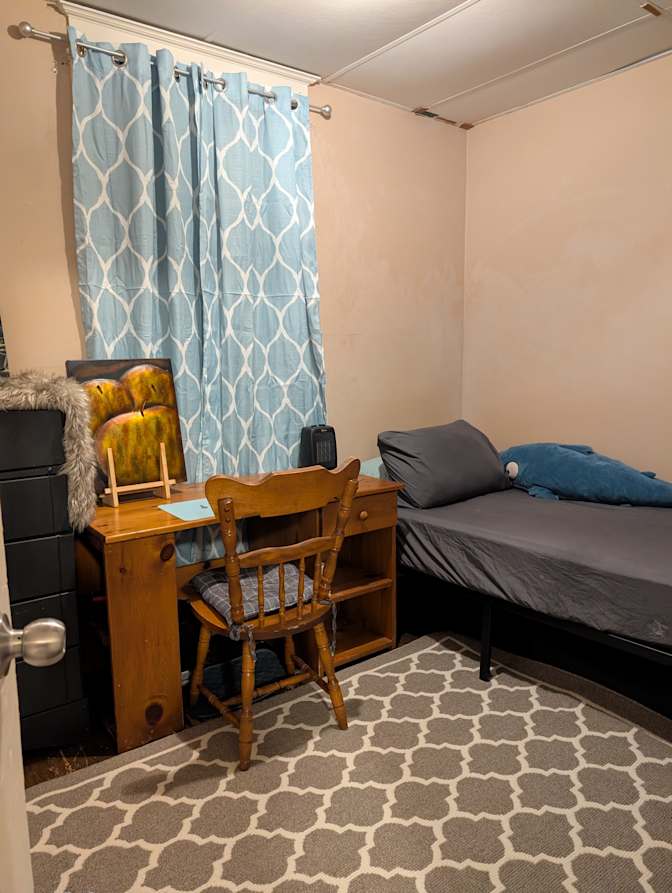 Yllor's room