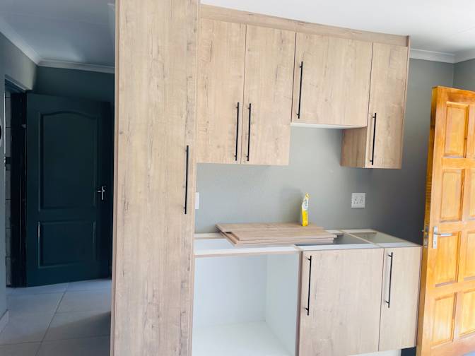 Hlume properties's room