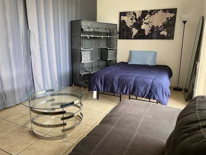 Laura Mateus's room