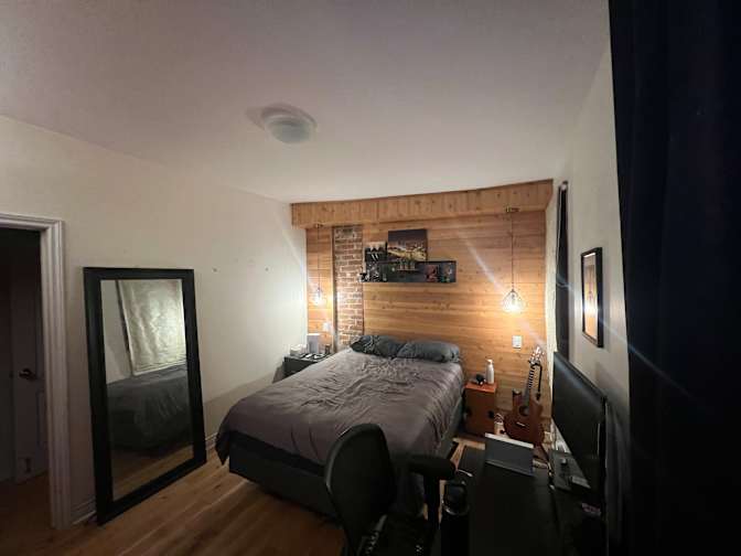 Chris Tomczak's room