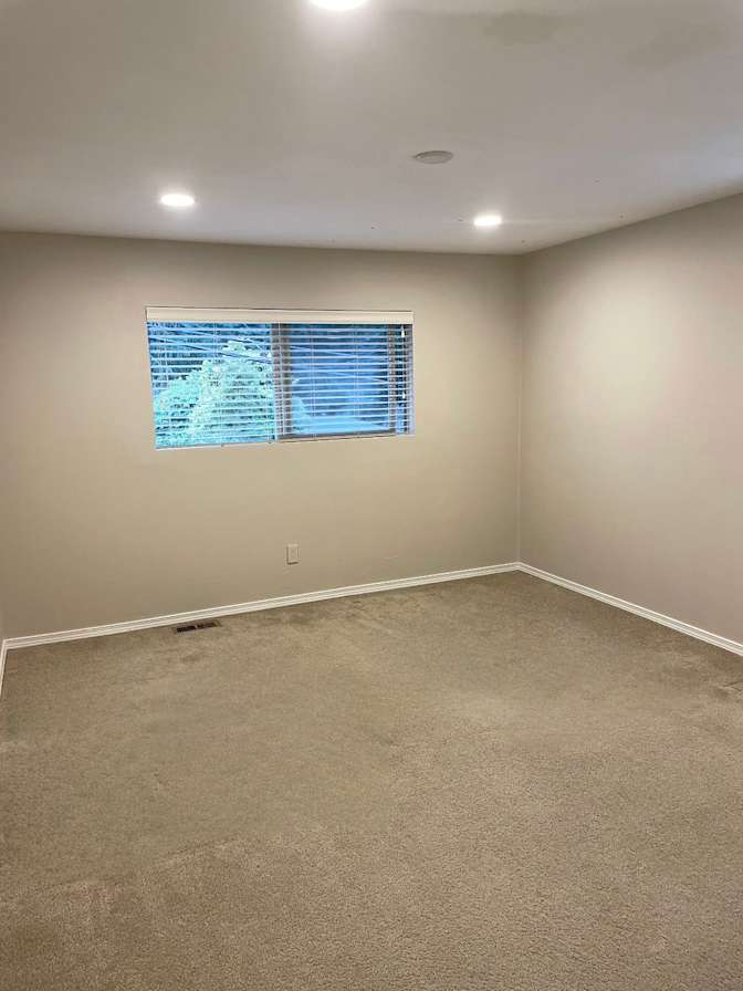 Sung's room
