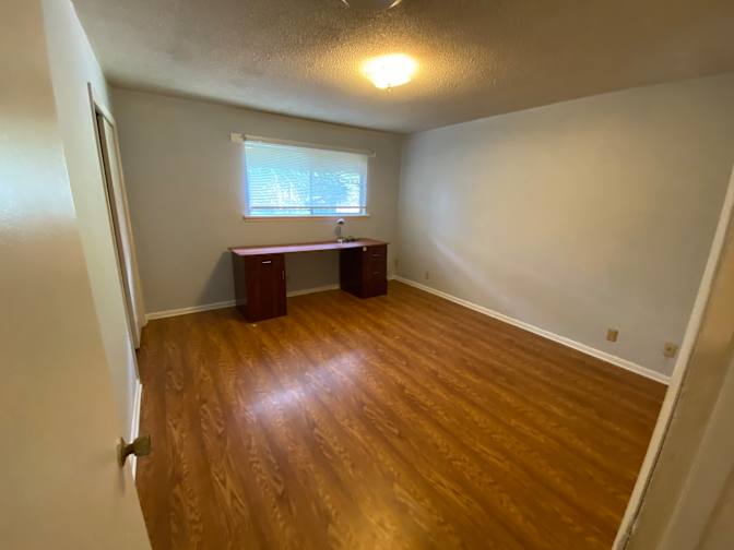 Alcove Rooms's room
