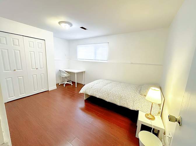 Hamid Reza's room
