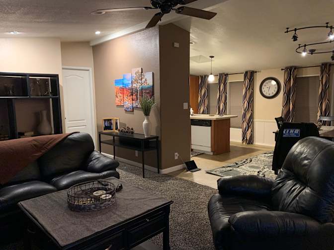 JENNIFER's room
