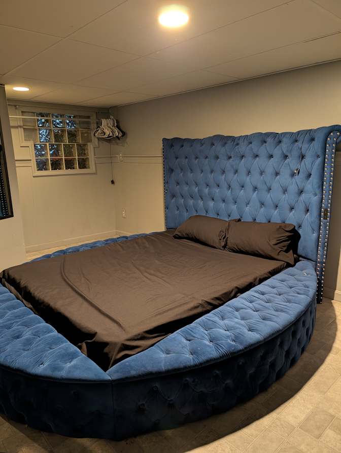 Jose's room