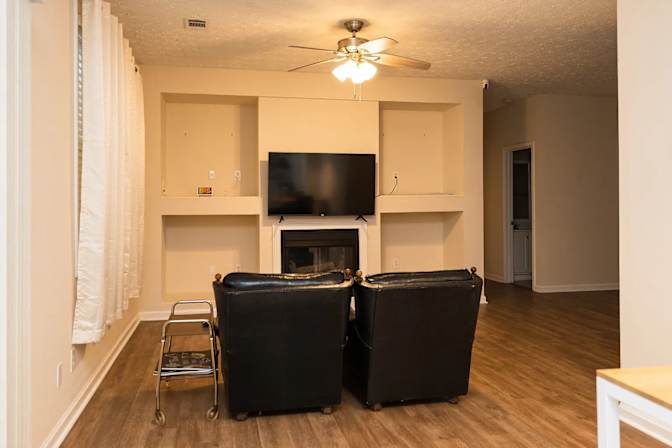 Alcove Rooms's room