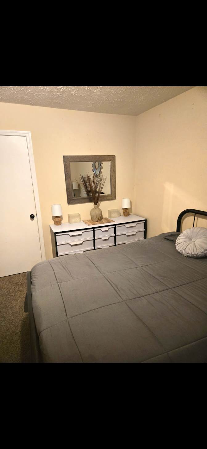 Shane sanders's room