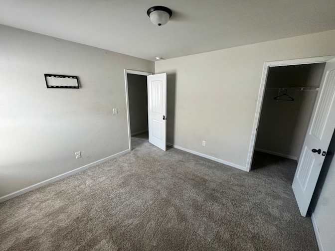 Alcove Rooms's room