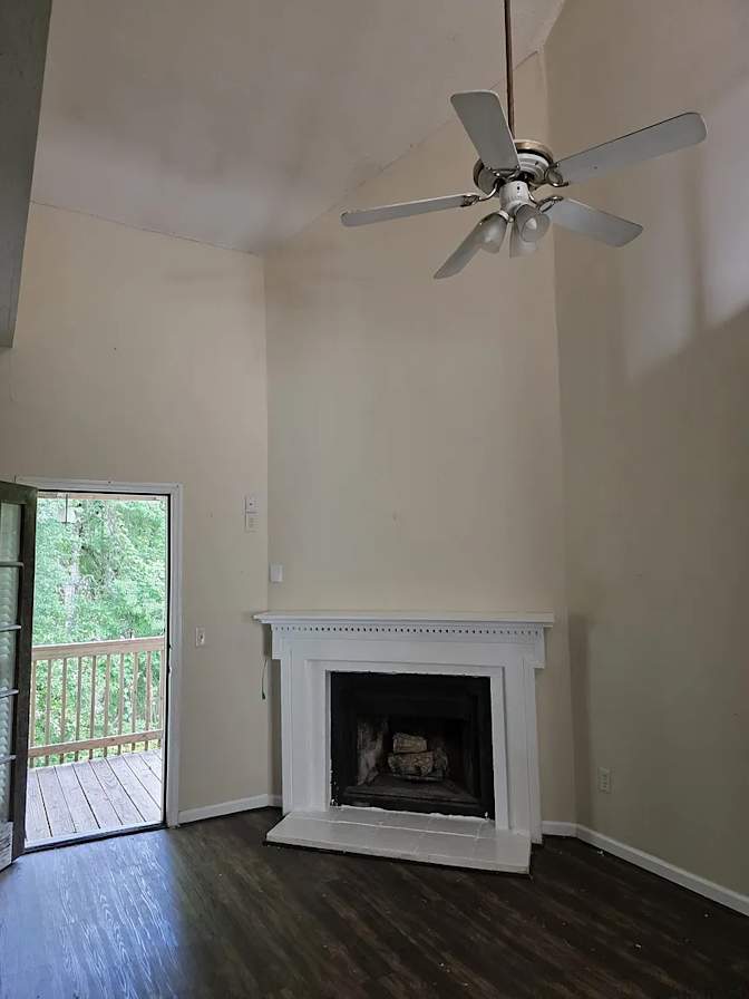 Alcove Rooms's room