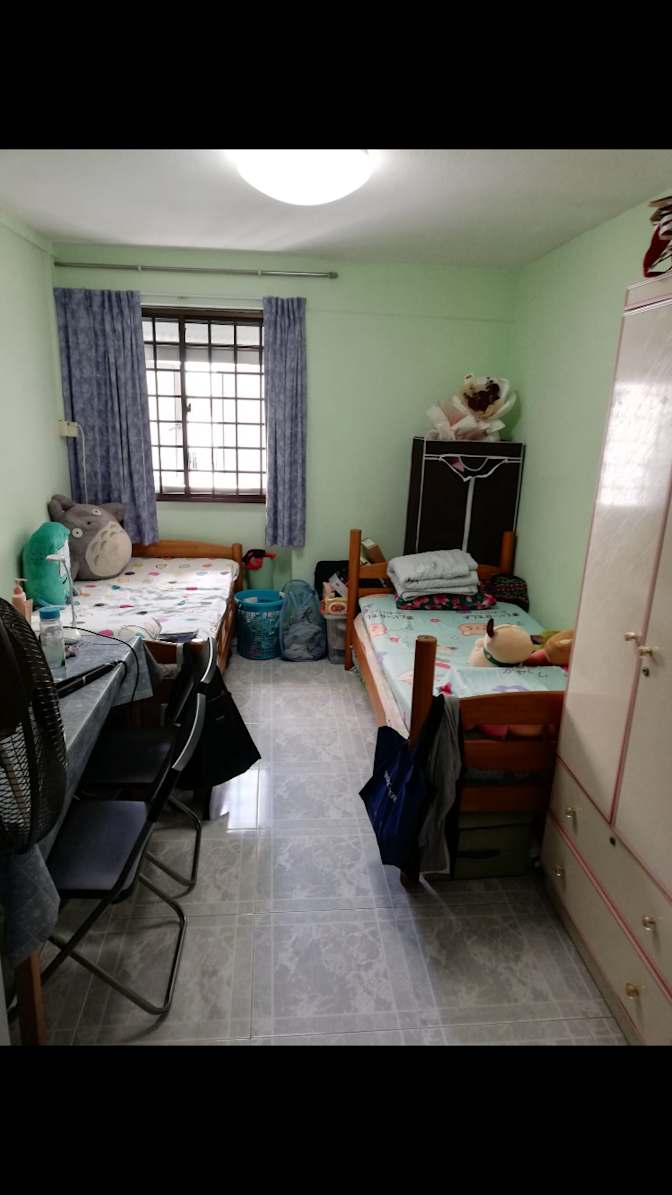Leon's room