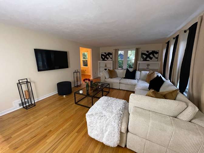 Lotus Consulting and Management LLC's room