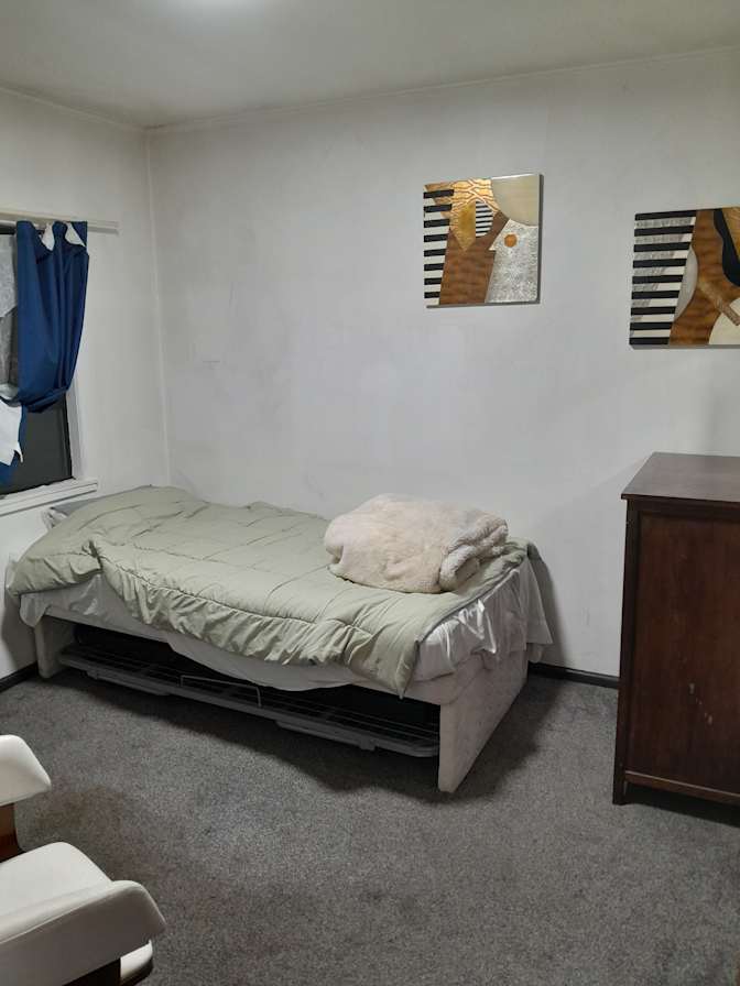 nisim's room