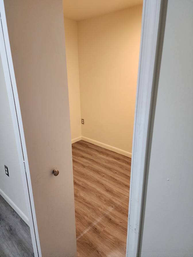 Enrique's room