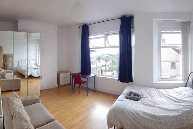 Craig McTaggart's room