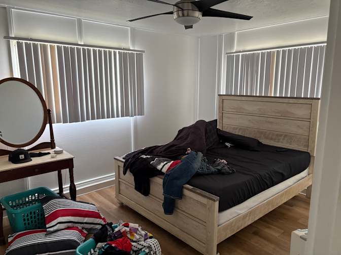 robert desrochers's room