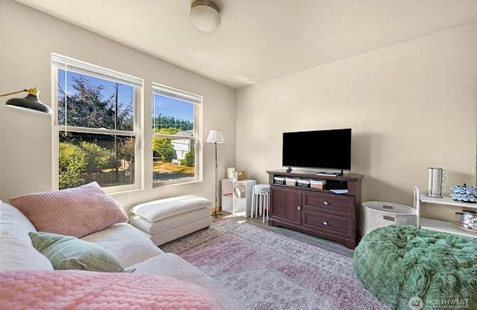 Cait Hawkins's room