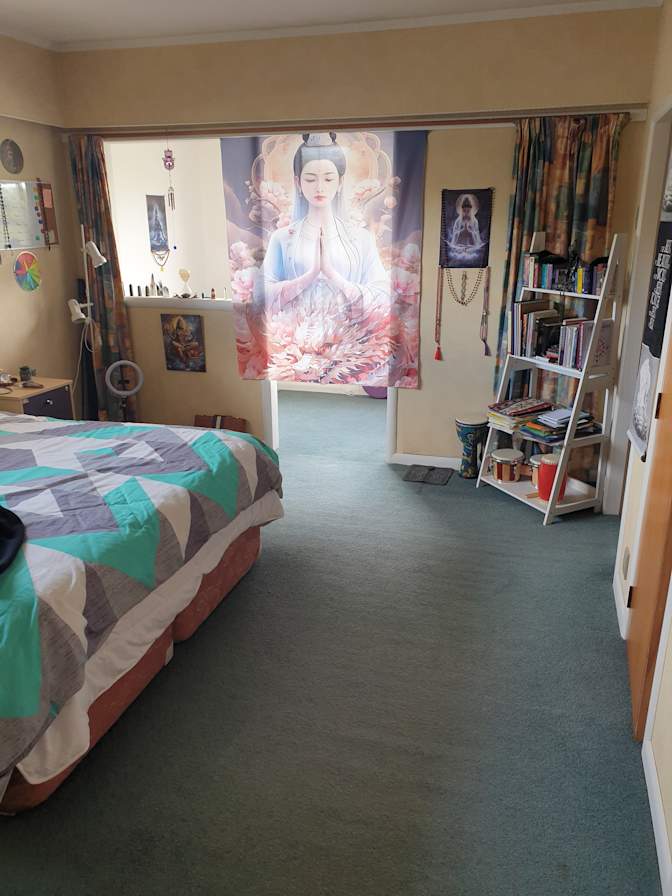 Christopher REID's room