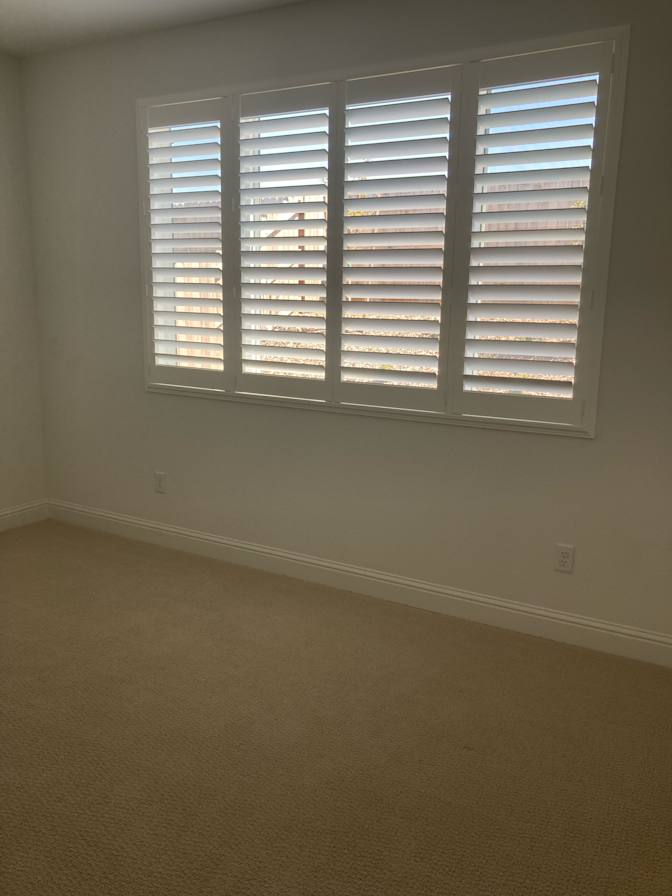 Twelve Bridges Drive's room