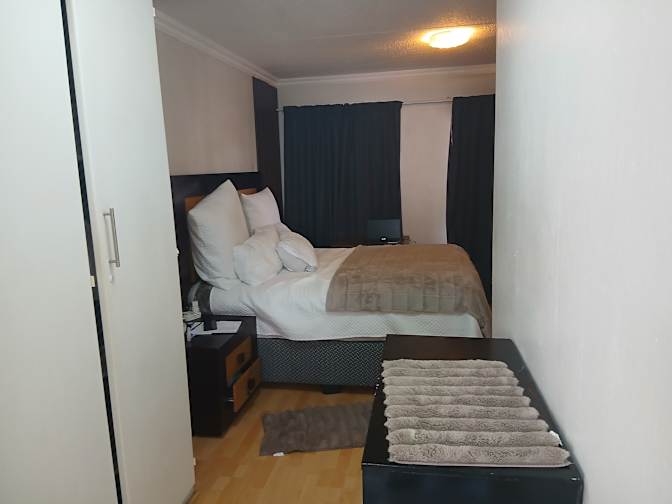 LeeroyM's room
