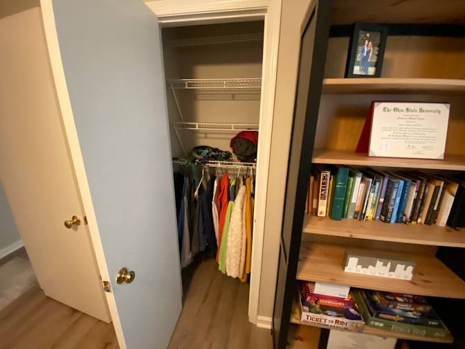 Alcove Rooms's room