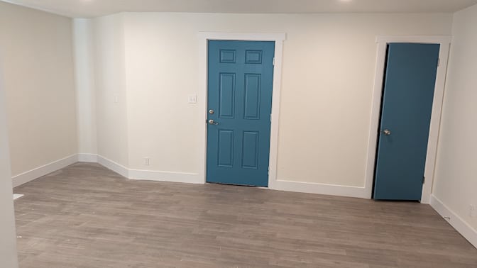 Luis's room