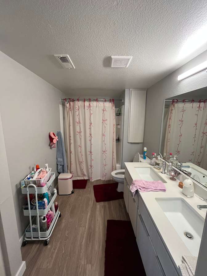 Jenna's room