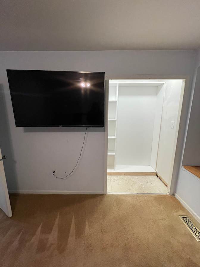 Sinai's room