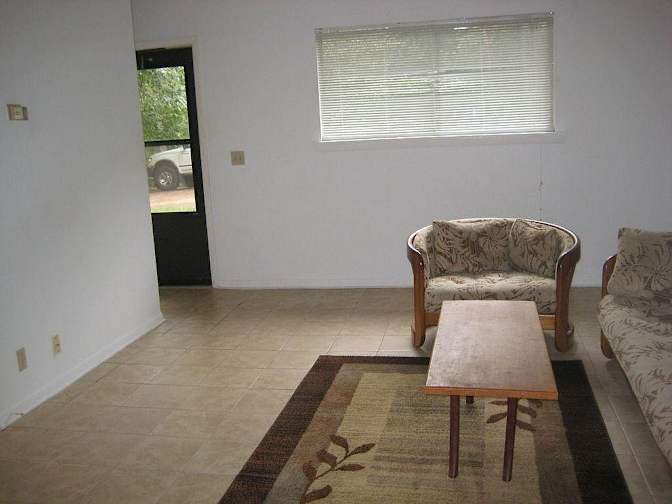 Alcove Rooms's room