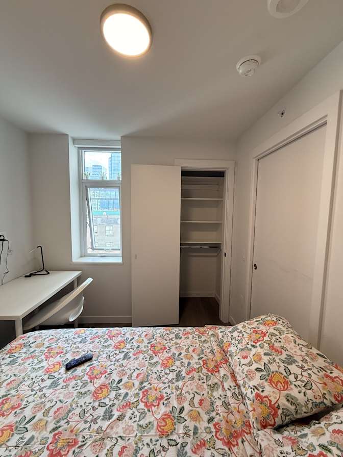 Oybek's room