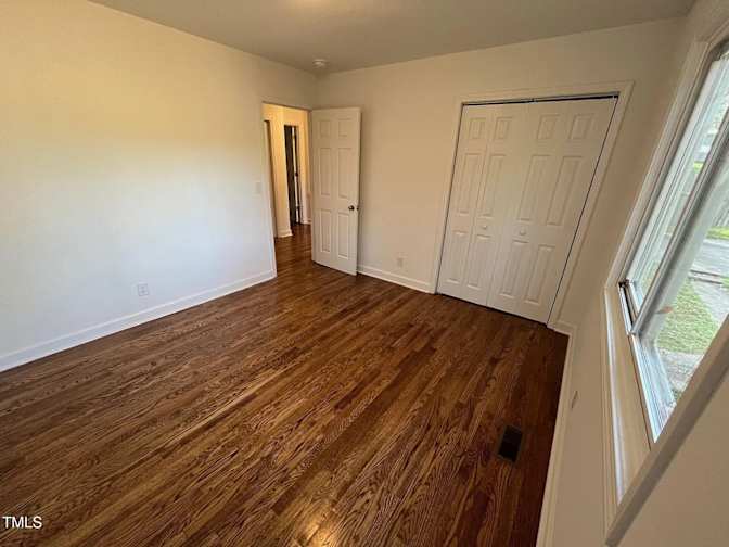 Alcove Rooms's room