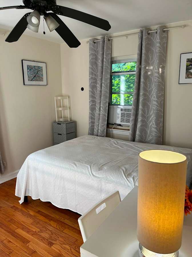 Helen Chen's room