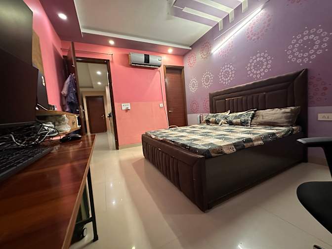 Abhay Garg's room