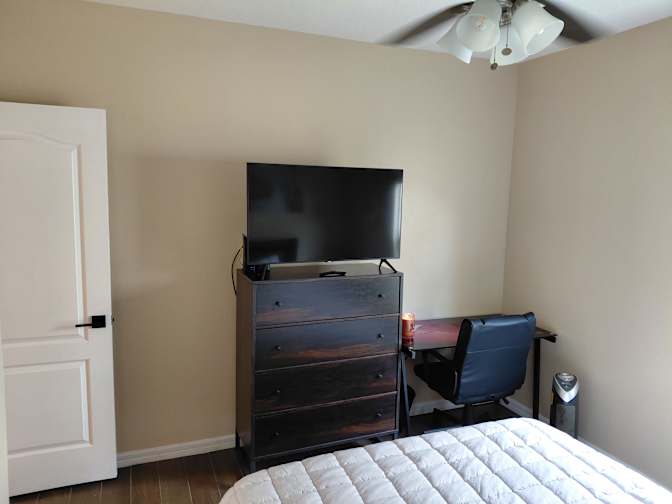 Thomas's room