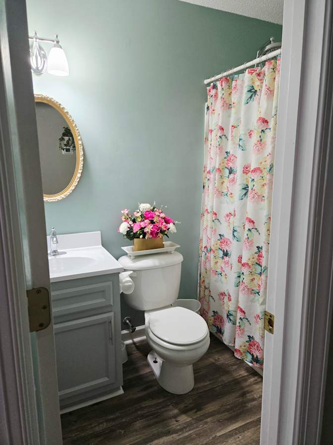 ANNA-MARIA's room