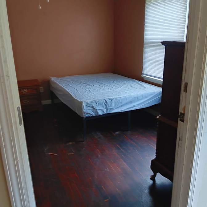 Dynelle's room