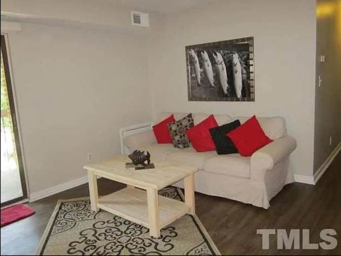 Alcove Rooms's room