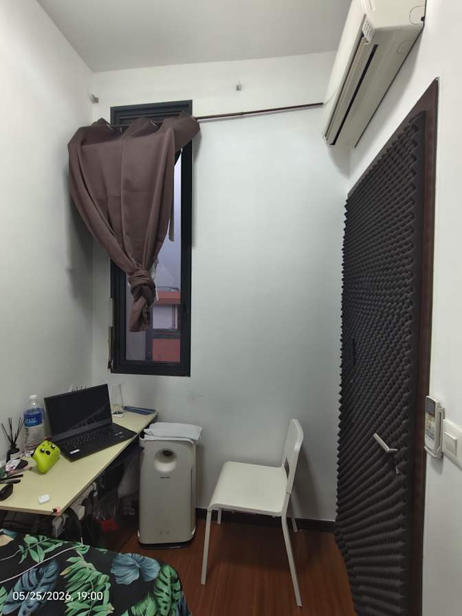 Cho Zin Thet's room
