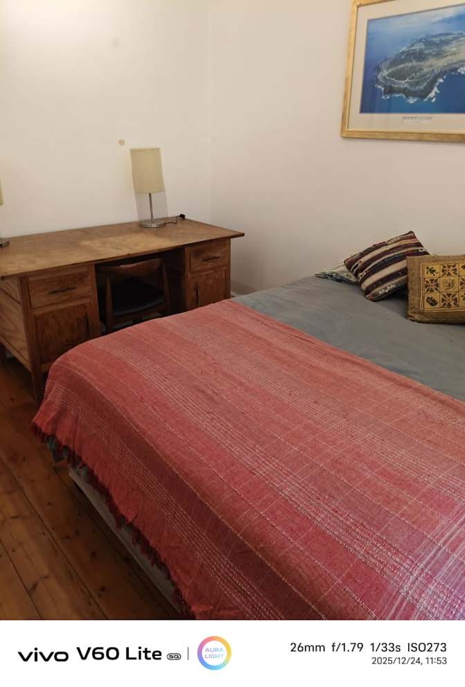 Leslie's room