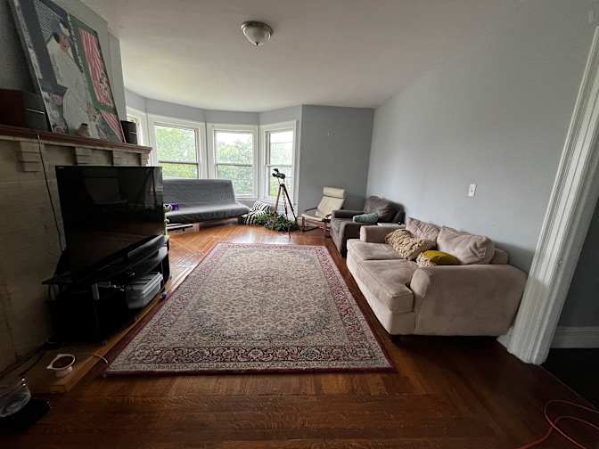 CAROLINE's room