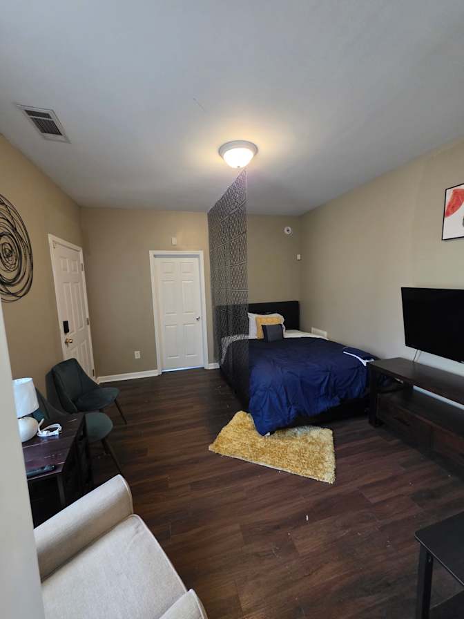 CL&C Property Management and Consulting's room