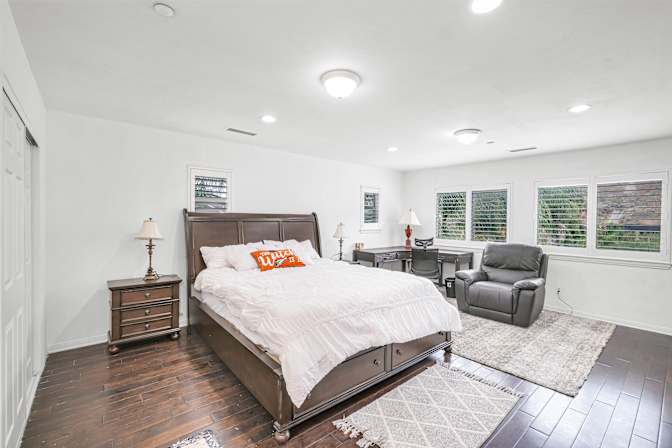 Sandy's room