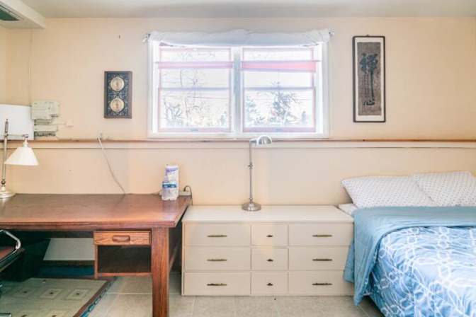 Tee Lee's room