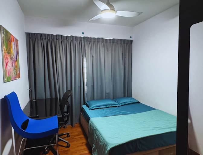 Velmurugan D's room