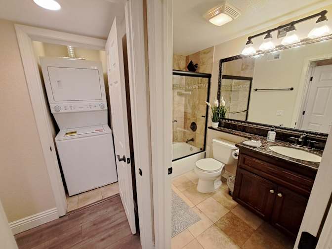 Venetian Condos's room