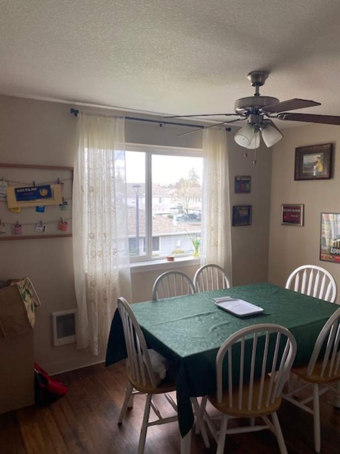 Alyssa M's room