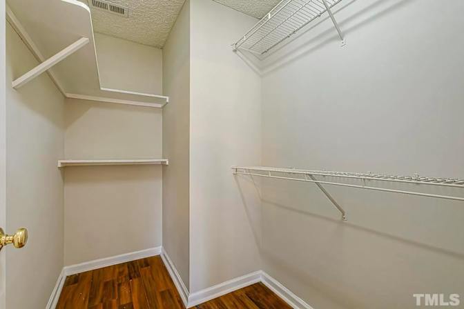 Alcove Rooms's room