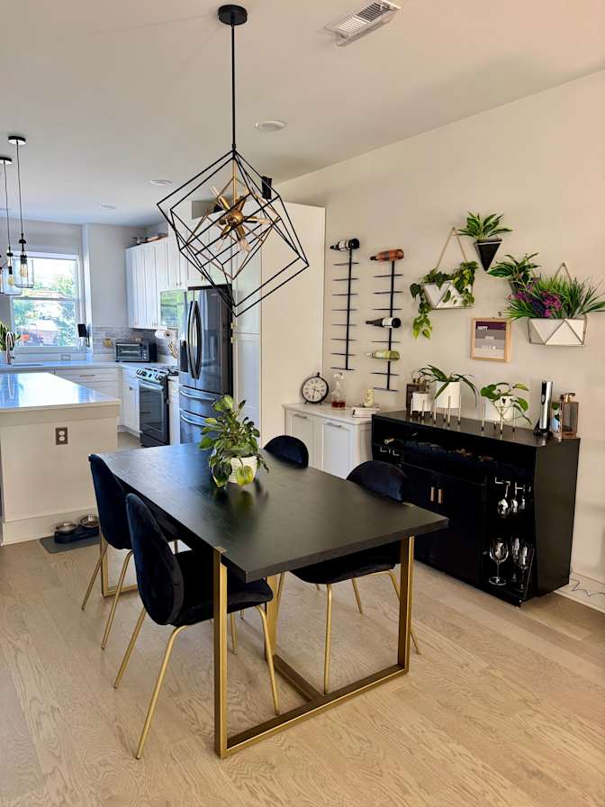 Alcove Rooms's room