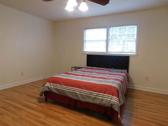 Carolina Realty Link's room