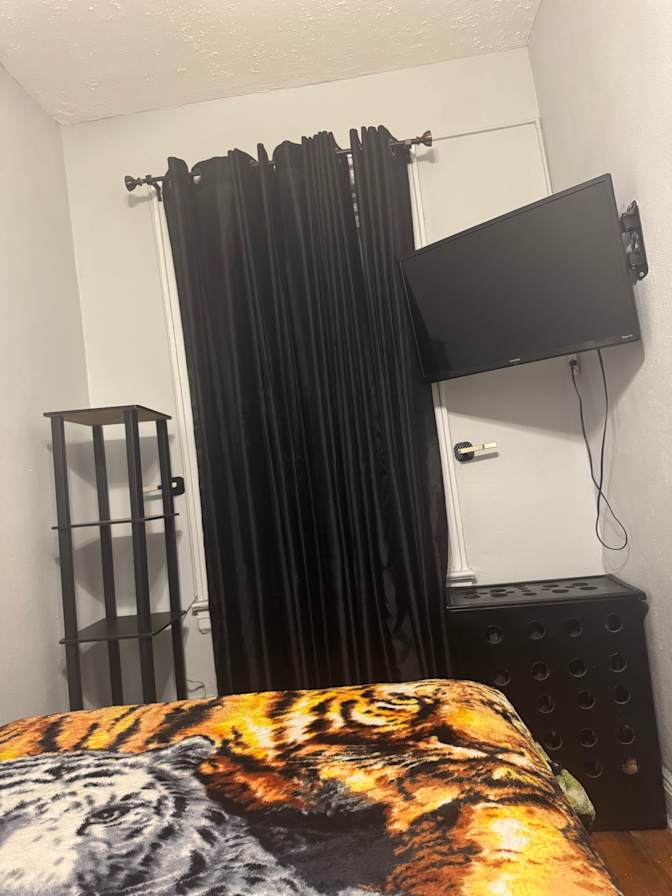 CeCe's room