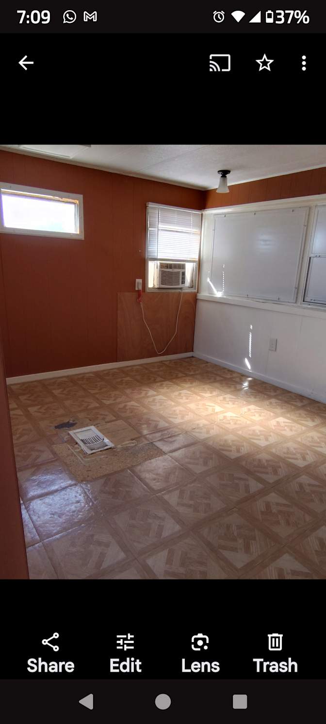 Gkru's room